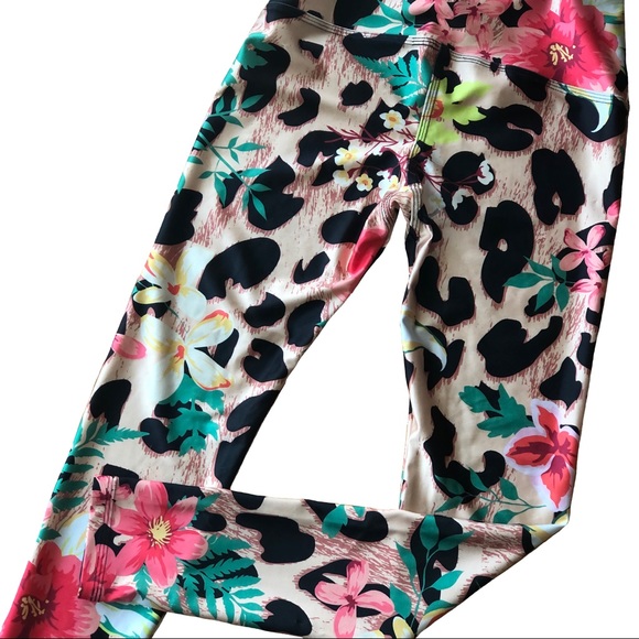 Pineapple Clothing Leggings - Picture 2 of 3